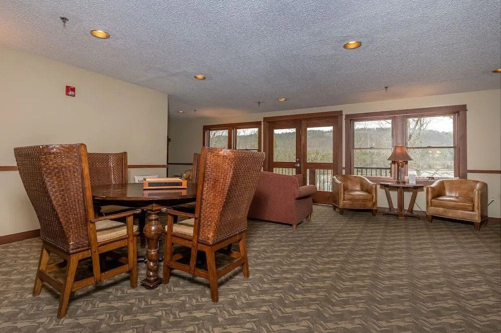 Suites at Silver Tree A123