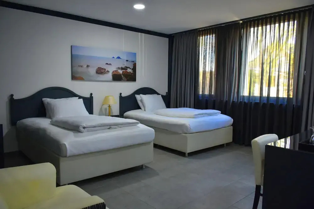 Tibet Hotel am Airport