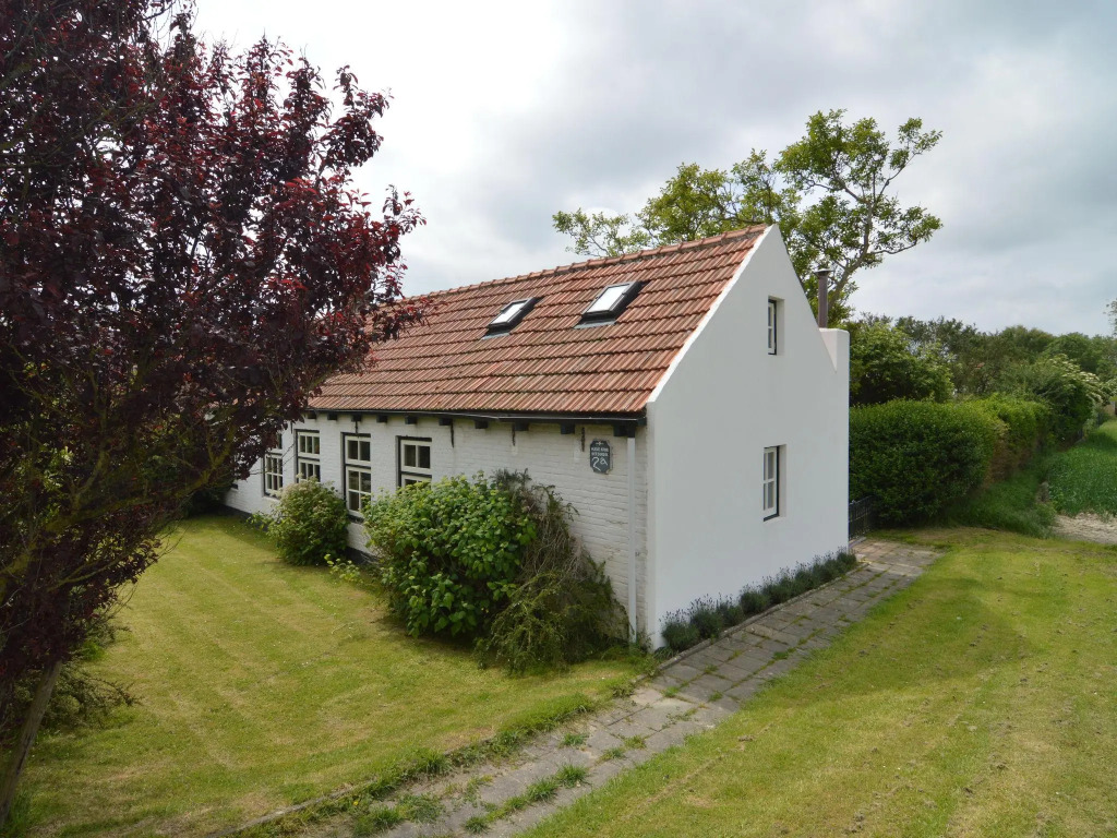 Holiday Home in Nieuwvliet near Beach
