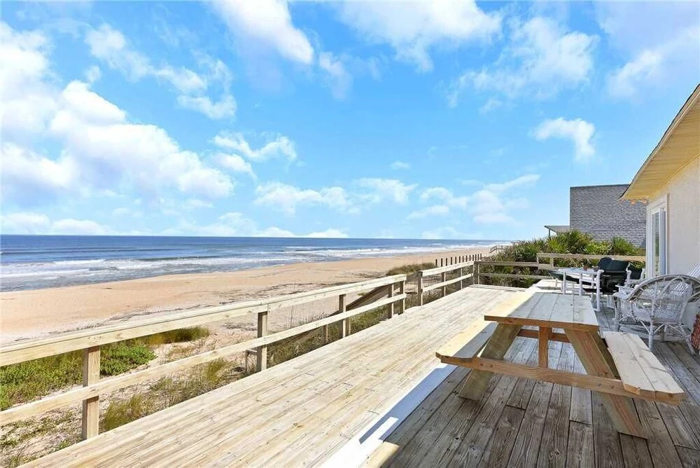 Harmony Beach House, 3 Bedrooms, Sleeps 6, Ocean Front, Large Deck