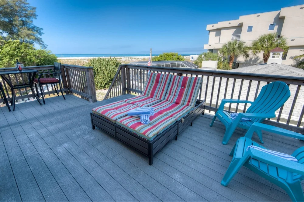 Shells and Sunshine Apartment 3