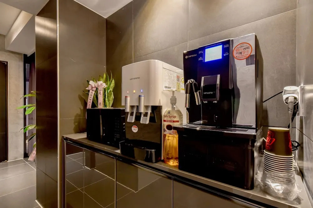 French Code Hotel