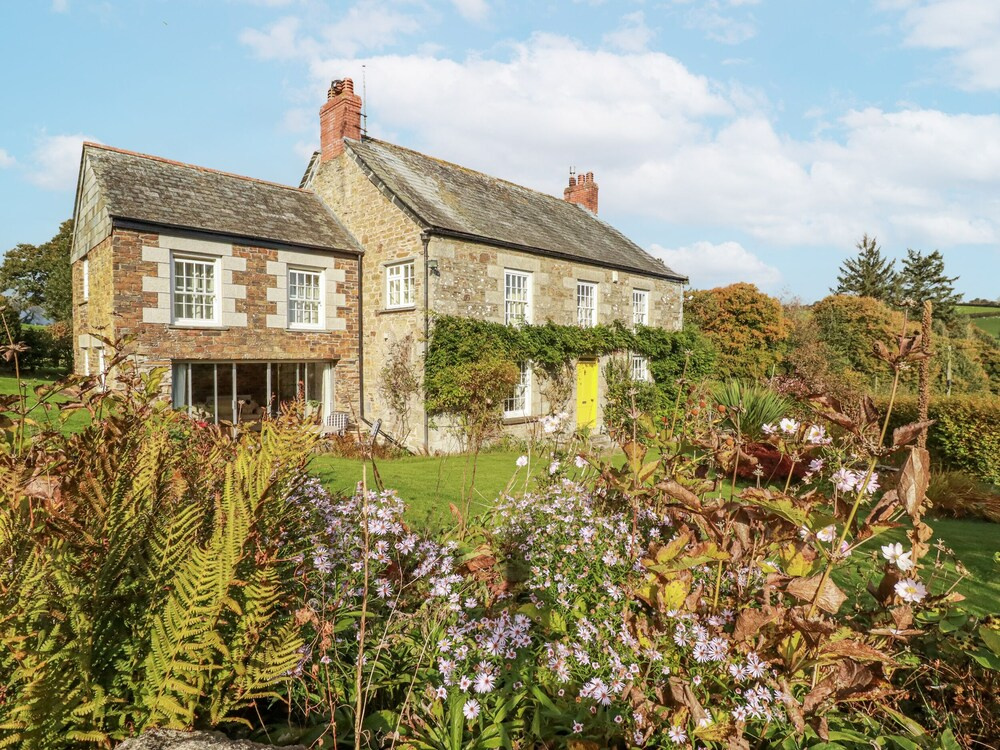 Tresarrett Manor