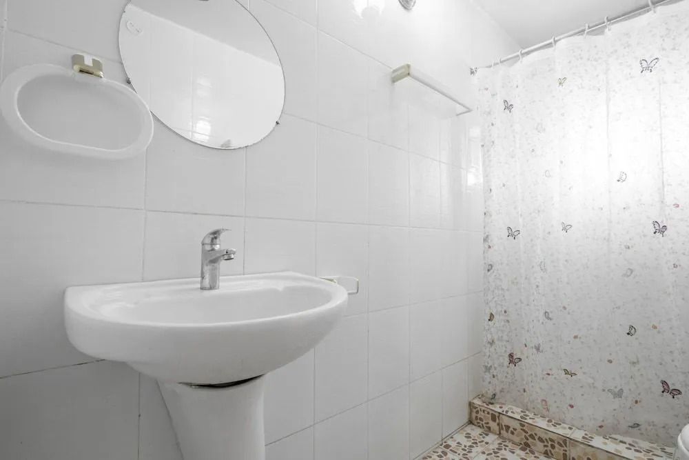 GuestHouser 1 BR Farmhouse c09a