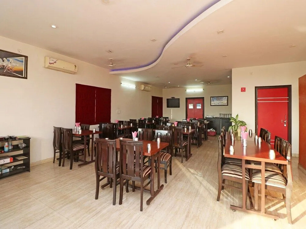 OYO 6137 Hotel Star