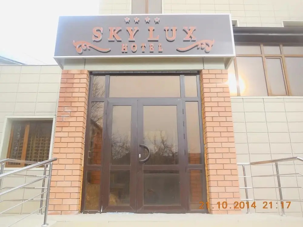 Sky Lux Hotel