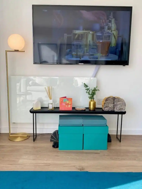 Stylish and Chic 1 Bedroom Apartment in Canning Town