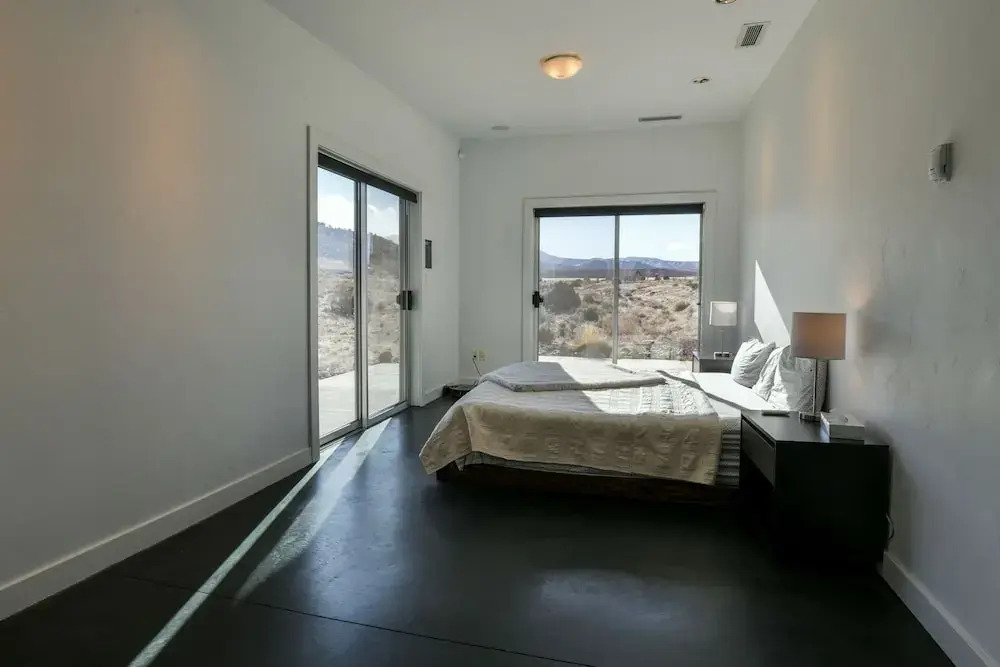 Arroyo Rez - in the beautiful red rocks of Moab with private hot tub