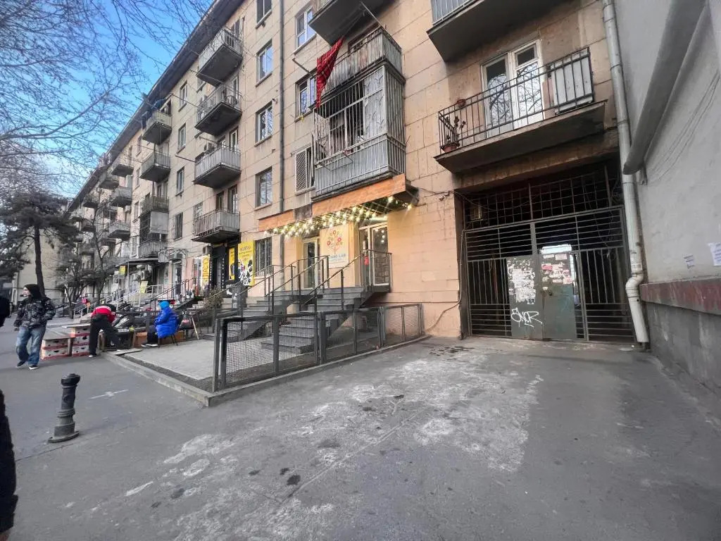 New Apartment Near Holiday Inn