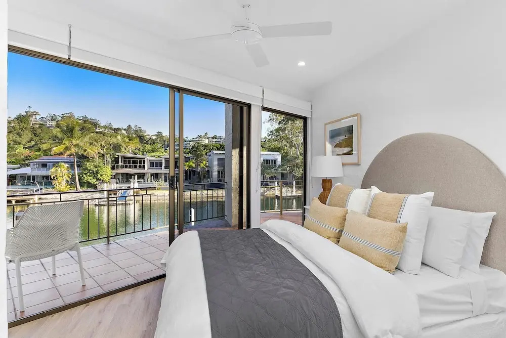 Unit 2 7 Noosa Parade Riverfront