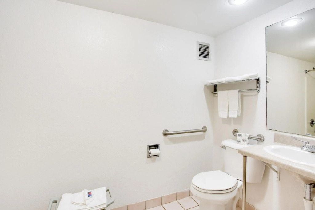Motel 6-White House, TN