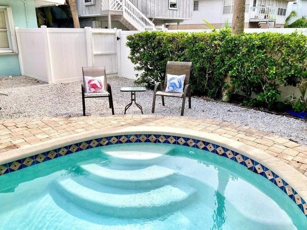 Island Gem B 2 Bedroom Villa by RedAwning