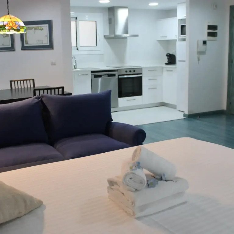 Avenida 5C in Roses With 2 Bedrooms and 2 Bathrooms