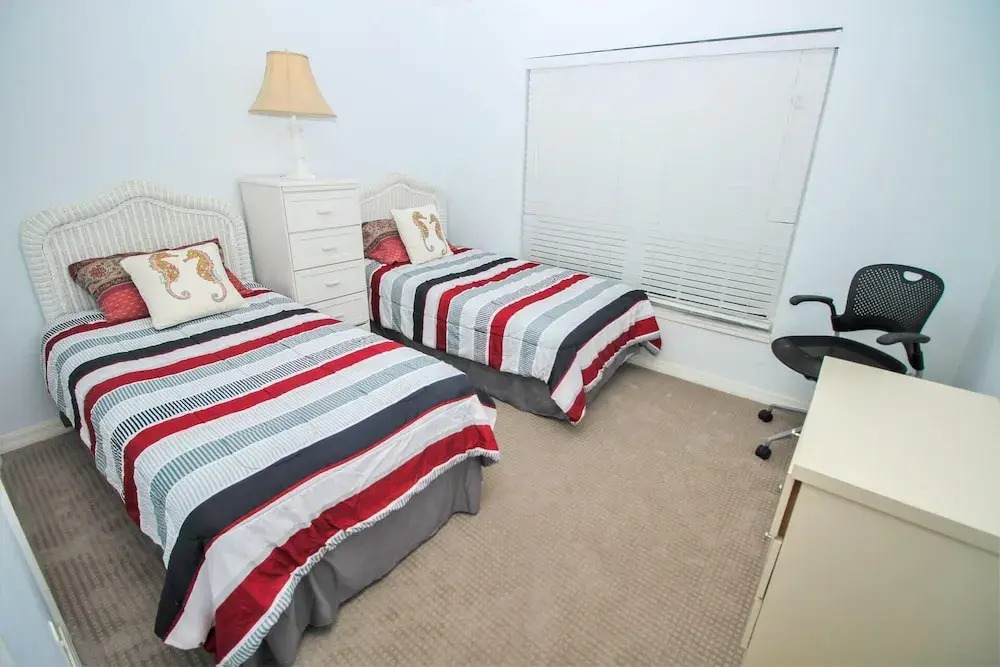 Point East 301
