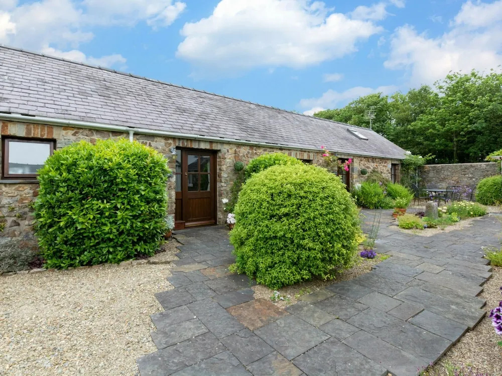 Charming Holiday Home in Haverfordwest With Meadow View