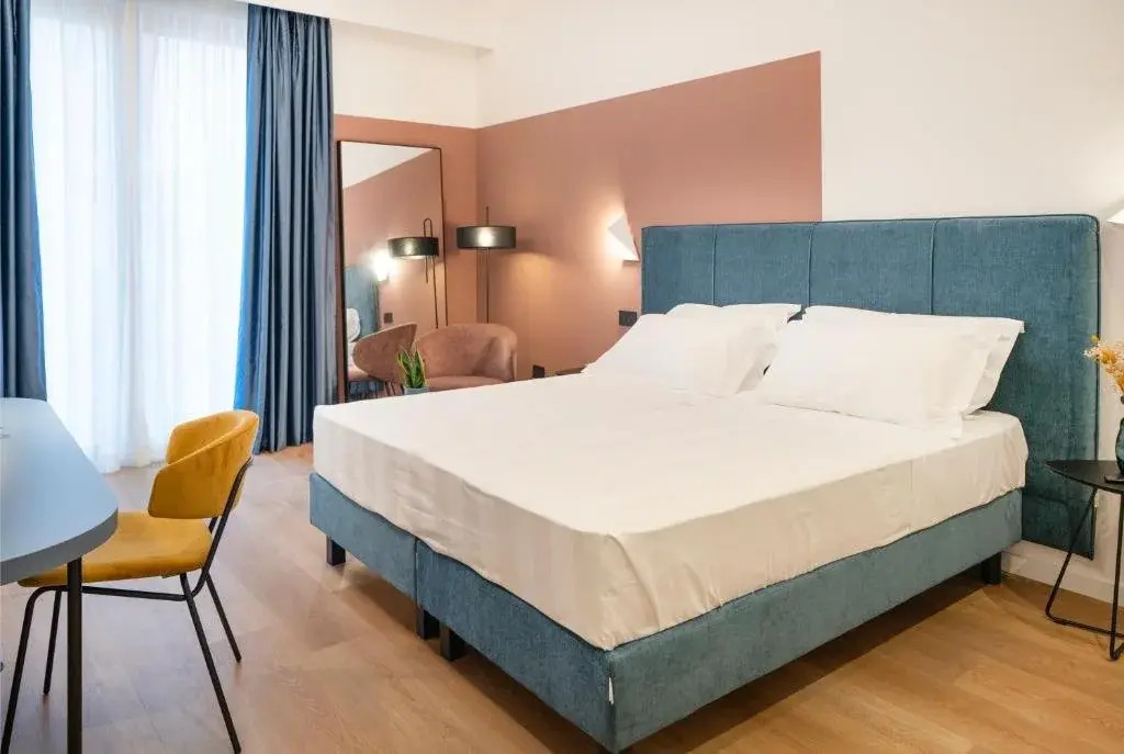 BISCARDI Hotel