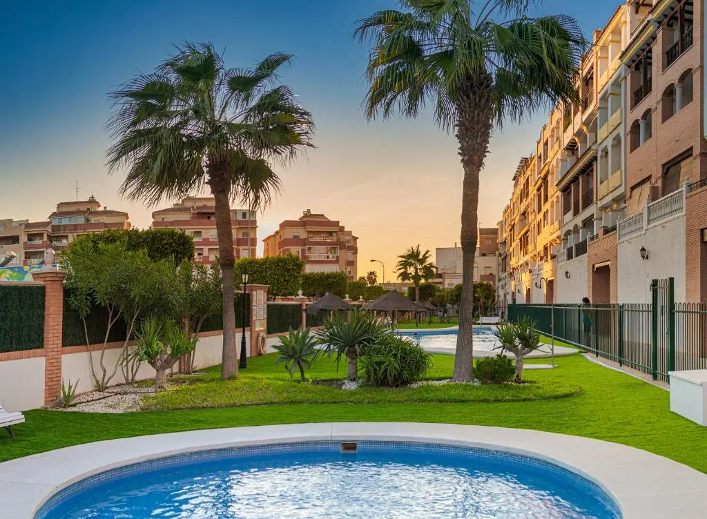 Apartamento 2 dormitorios en la mejor zona de Roquetas