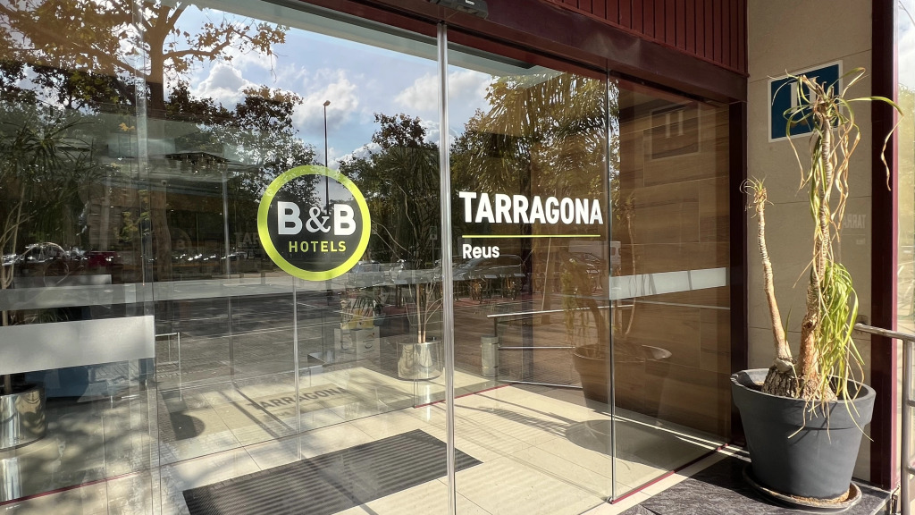 Отель B&B Tarragona Reus