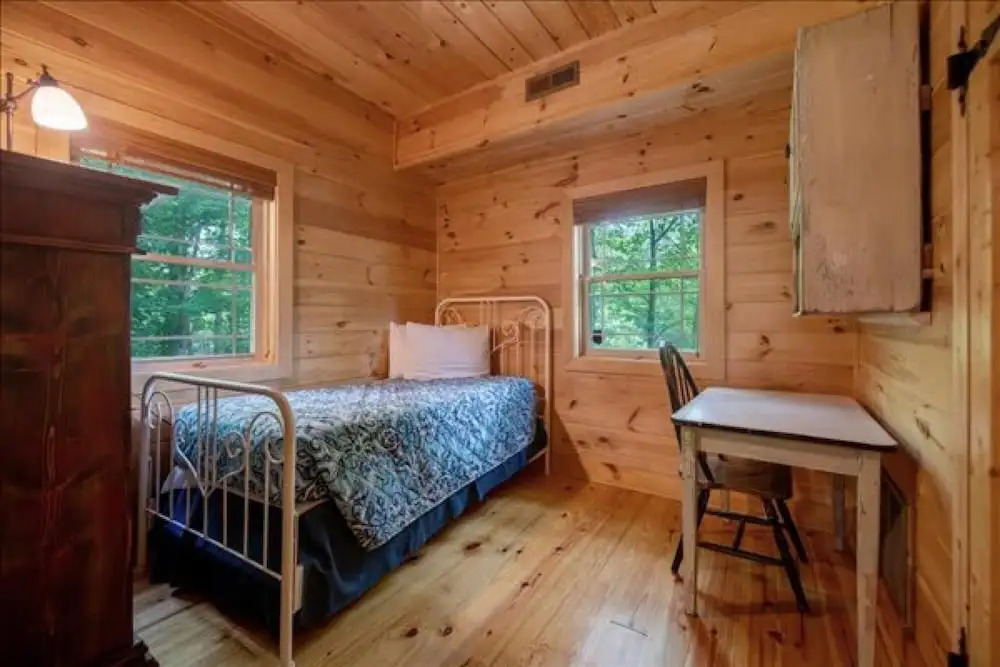 Underlook Cabin-secluded Cabin With Wifi Large Deck Gas Grill Wood Fireplace
