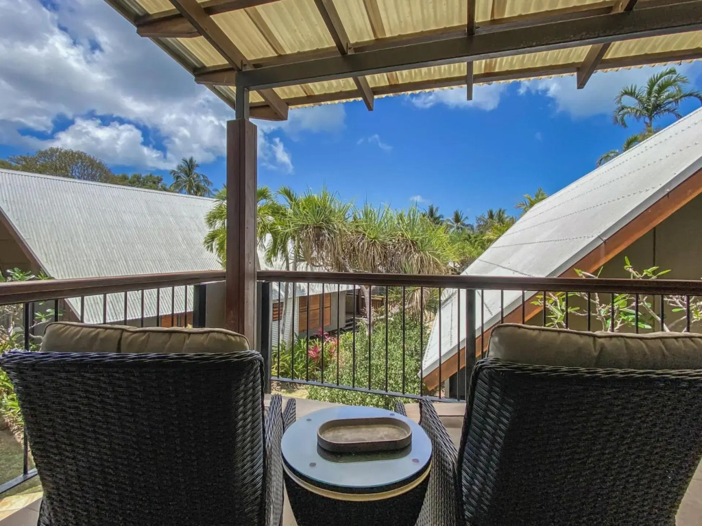 Pure Magnetic Villa 10