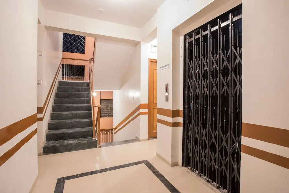 OYO 9903 Hotel Care Residency