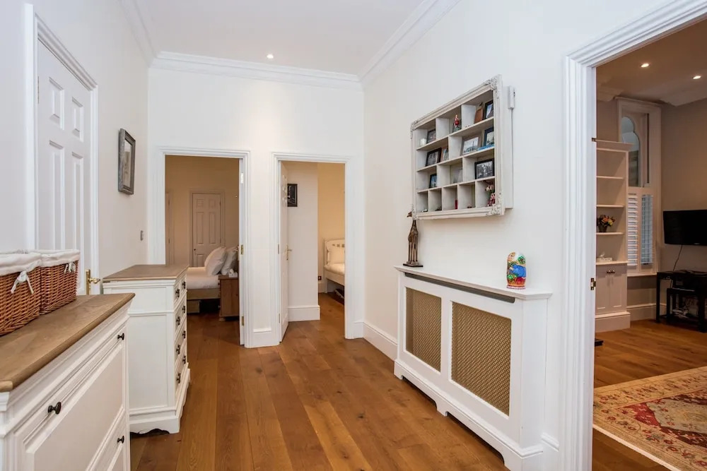 Spacious 2 Bedroom Flat With Garden