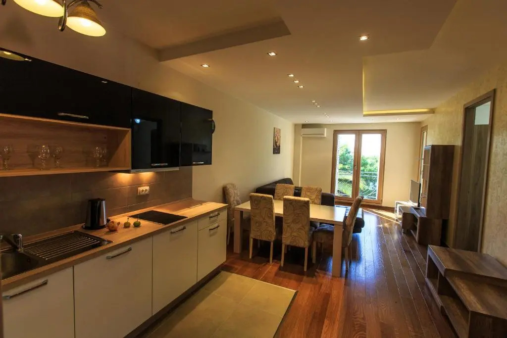De Lux Apartments