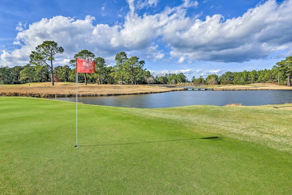 Chic Myrtle Beach Condo w/ Community Pool!