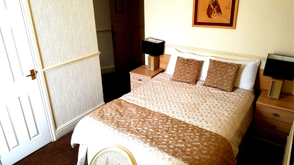 Clifton Park Hotel