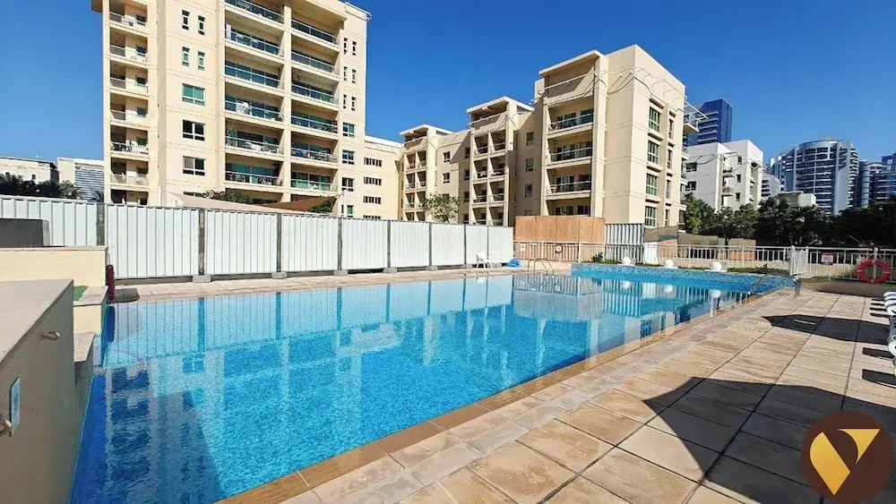 Vogue | Al Dhafrah 2 Greens near Mall of Emirates