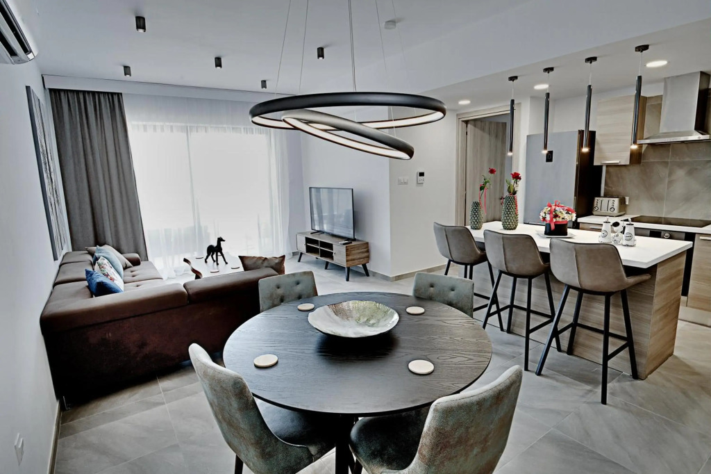 Golden Tree Apartment