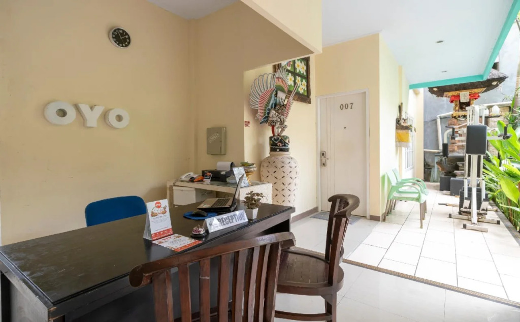 Dedy Beach Inn by RedDoorz