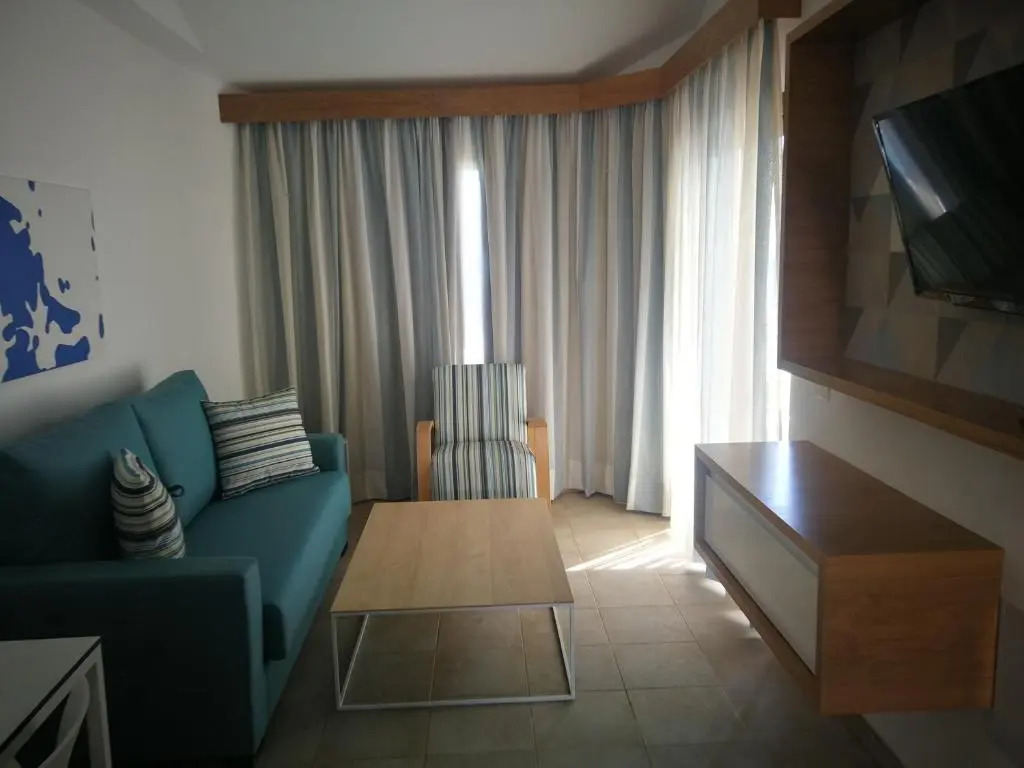 Salt Apartments Reina Sol