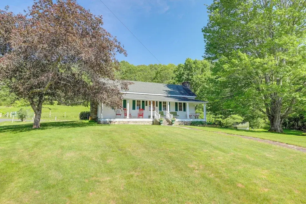 Mtn Views & Epic Sunsets: Private Weaverville Home