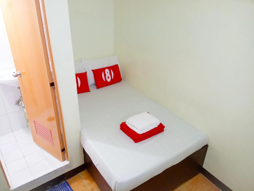 8Hostel