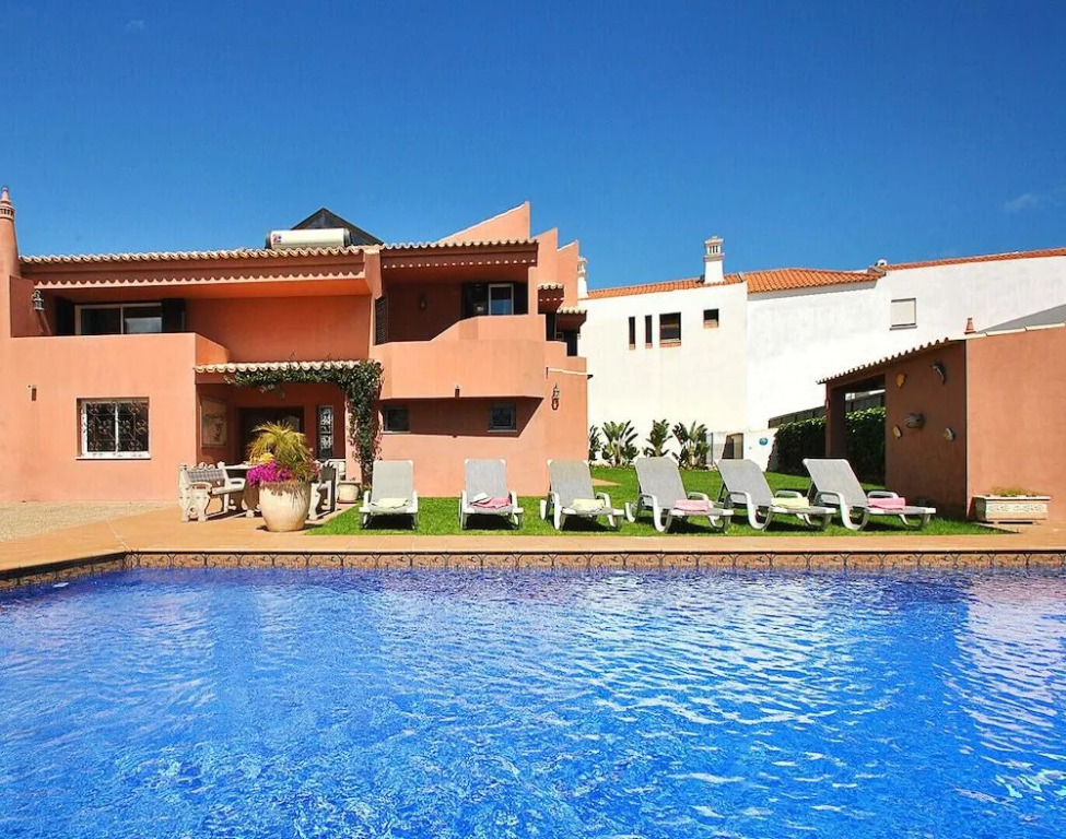 Villa Saint Martin - Refúgio familiar com piscina aquecível e BBQ em Albufeira