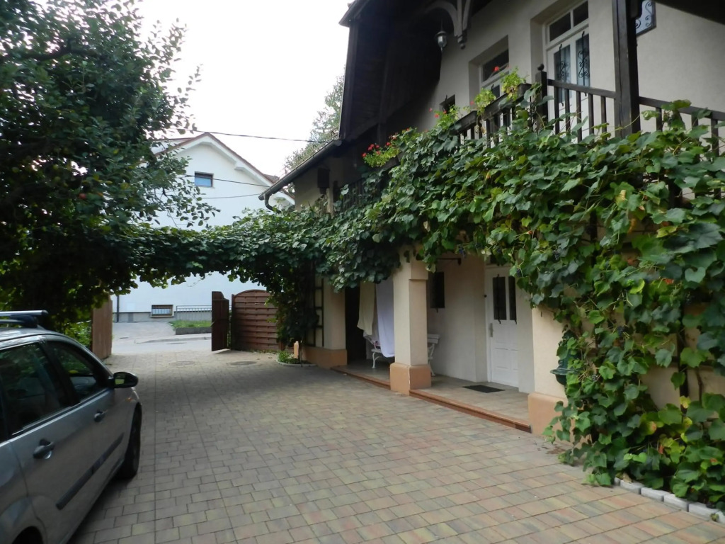 Nice apartment with free car parking, WiFi and bikes for free