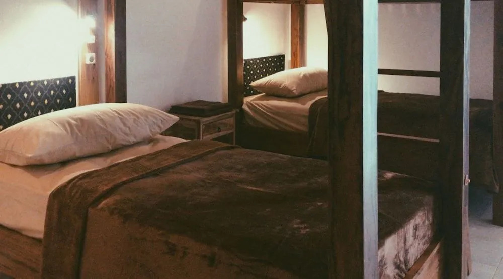 Ampel Lembongan Hostel