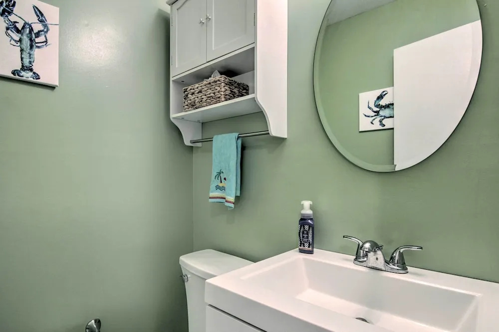 1 Mi to Bethany Beach: Quiet Home w/ Pool Access
