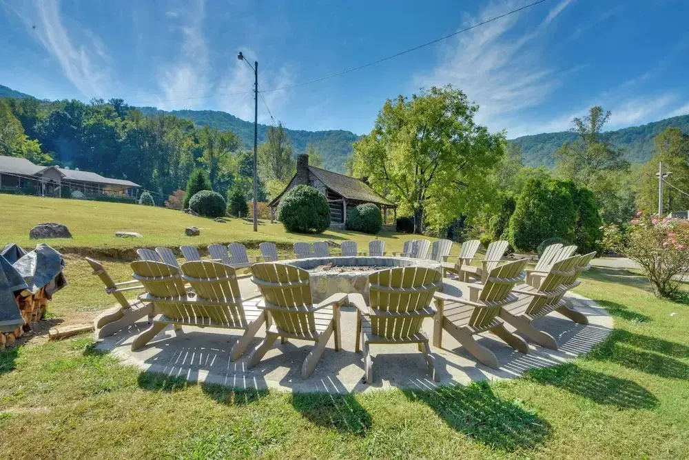 Mountain Cottage w/ Views Near Tail of the Dragon!