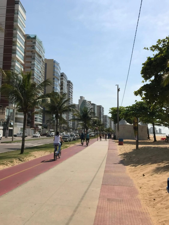 ESPETACULAR!! Apto na PRAIA DE ITAPARICA - Com Wi-Fi 360mbps, Ar Condicionado, Estacionamento Coberto e Cozinha Completa