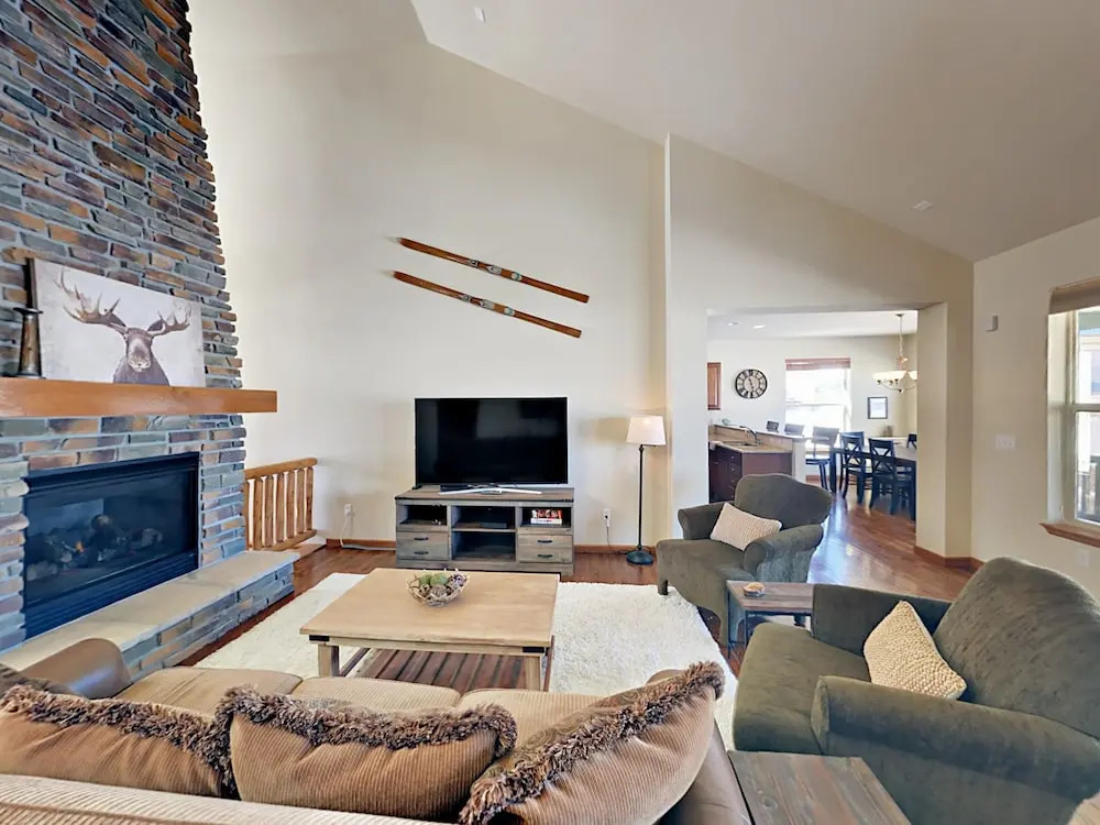 124 Fairview Lane Home 3 Bedrooms 2.5 Bathrooms Home