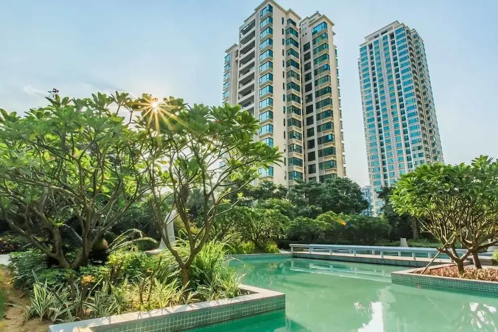 Locals Boutique Apartment  Huafa  No.3