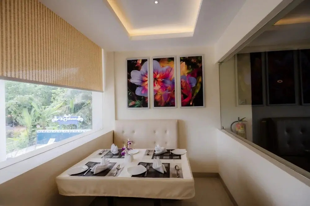 Lamour Beach Resort