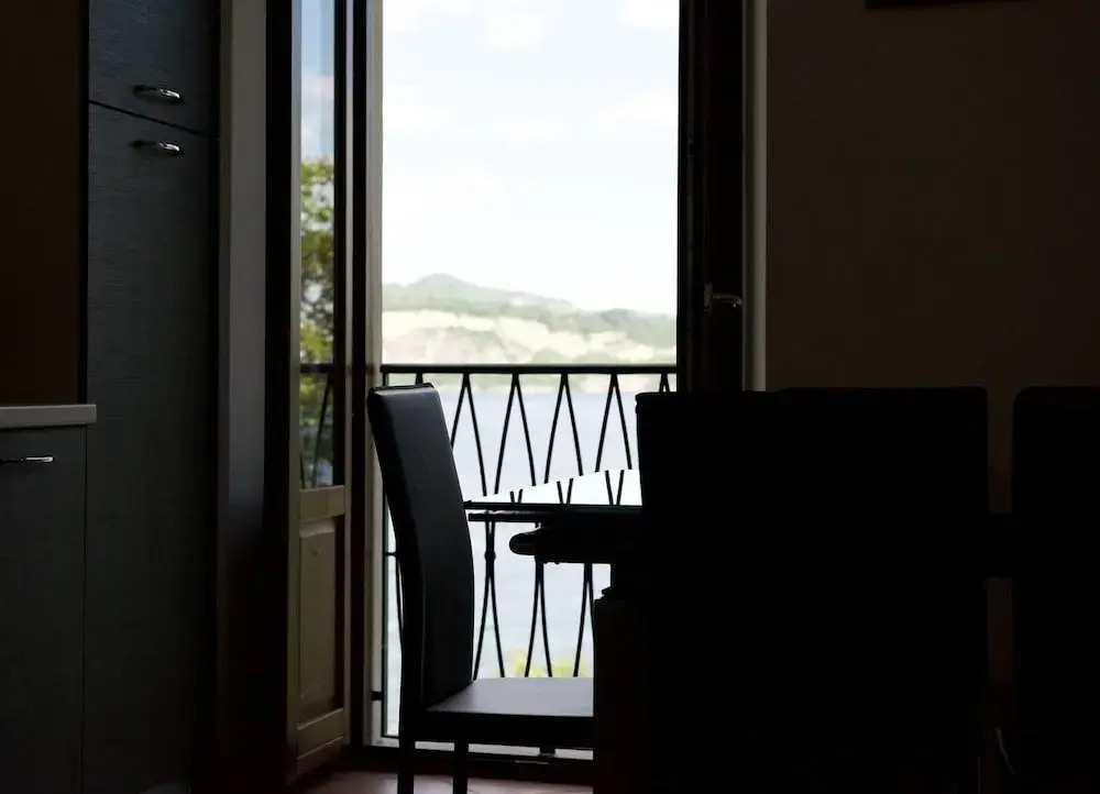 Stresa Apartment With Private Access to Beach
