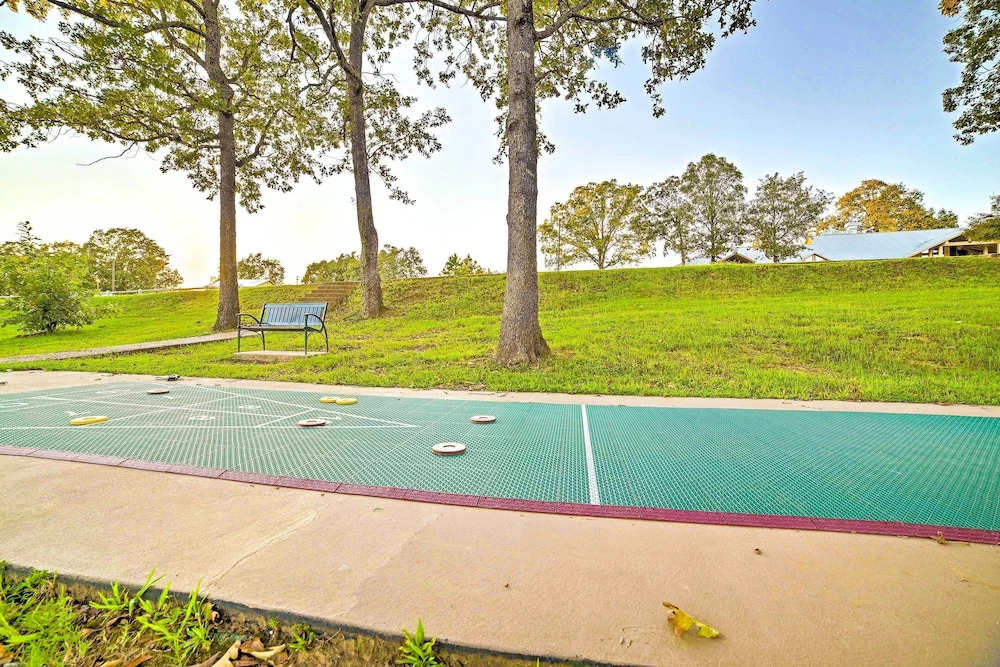 Resort-style Amenities! Convenient Branson Condo
