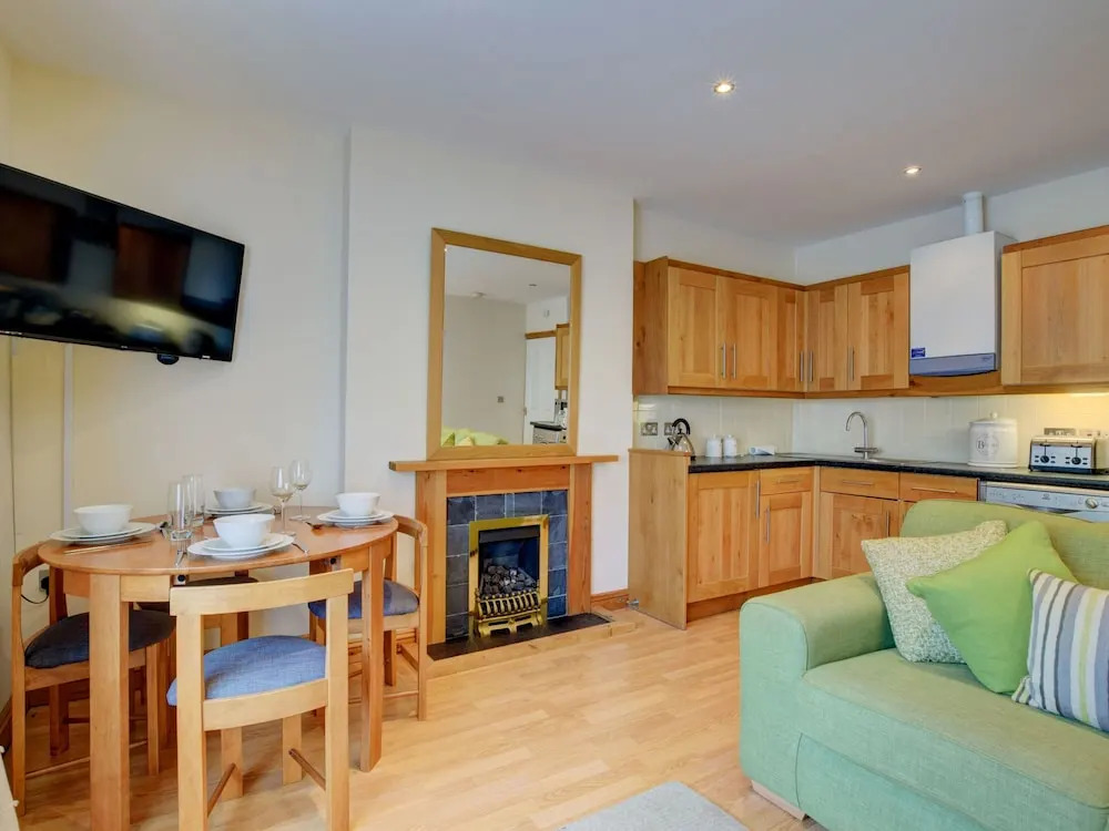 Beautiful Apartment in Dartmouth With a Courtyard