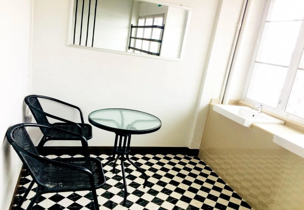 Stay In Hostel