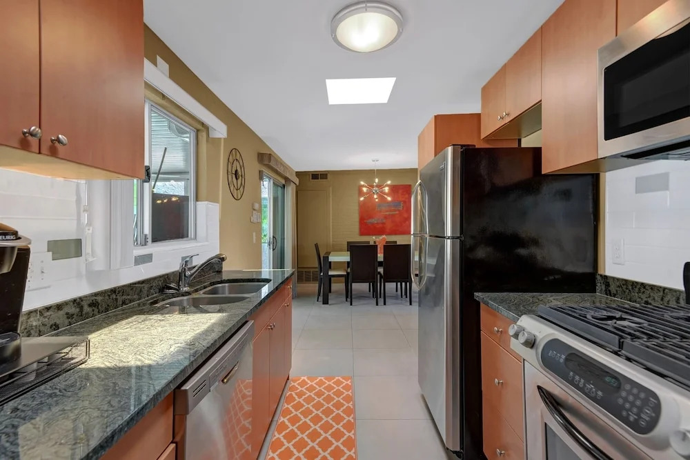 2295 Nicola Rd E Home 3 Bedrooms 2 Bathrooms Home