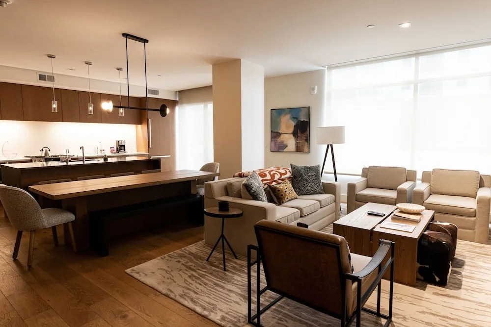 Mountain Modern 3 Bedroom Deluxe Condo, Sleeps 10 by RedAwning